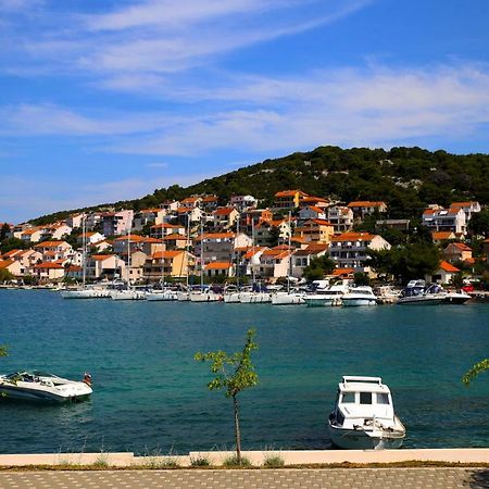 Seaside Apartment Tisno Luaran gambar