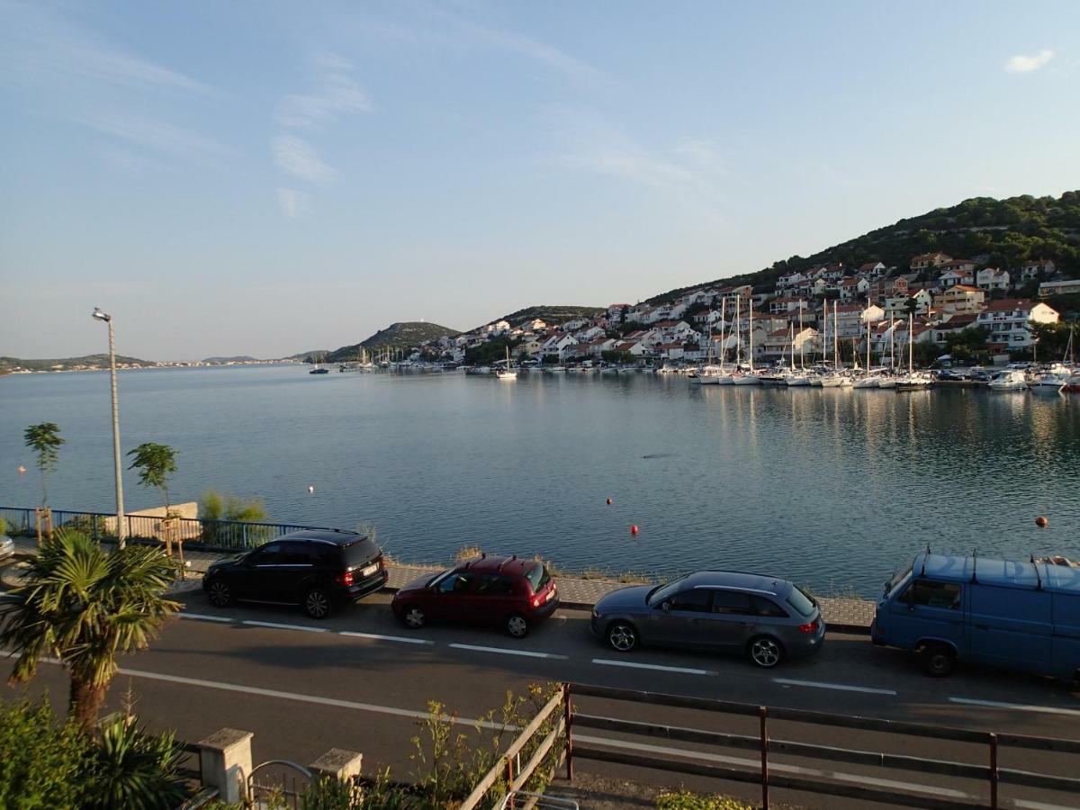 Seaside Apartment Tisno Luaran gambar