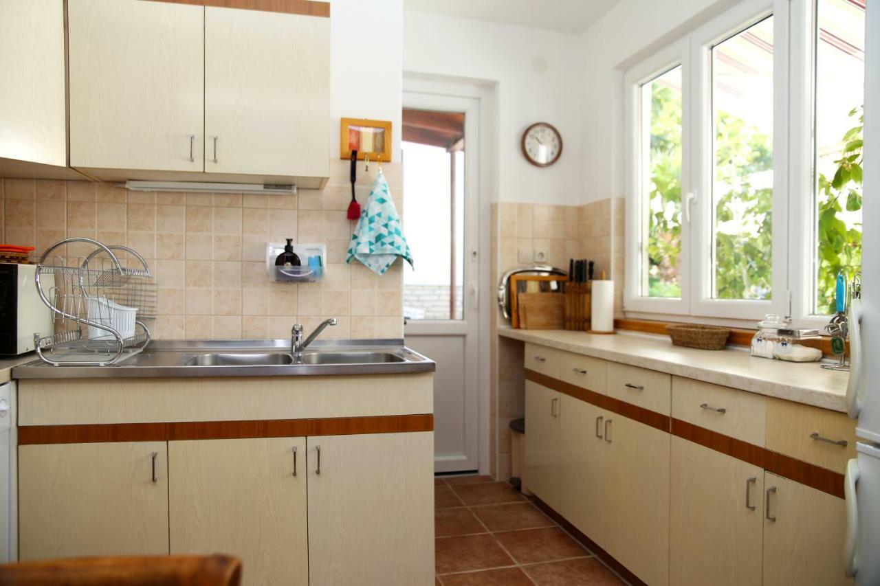 Seaside Apartment Tisno Luaran gambar
