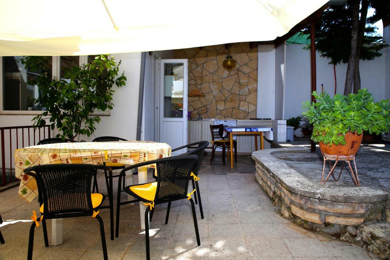 Seaside Apartment Tisno Luaran gambar