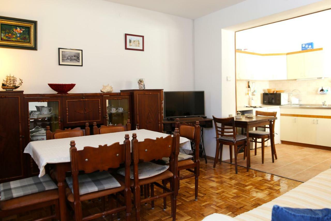 Seaside Apartment Tisno Luaran gambar