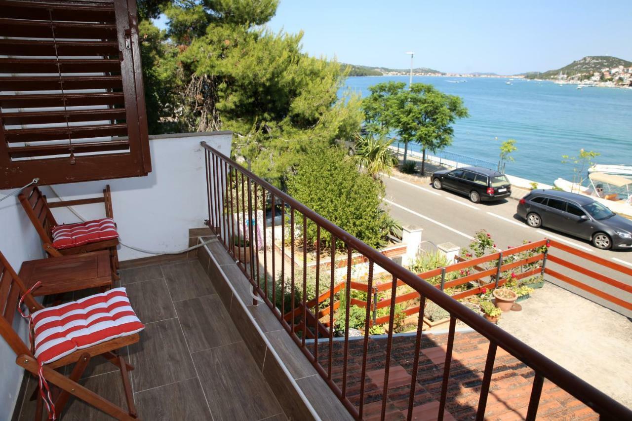 Seaside Apartment Tisno Luaran gambar