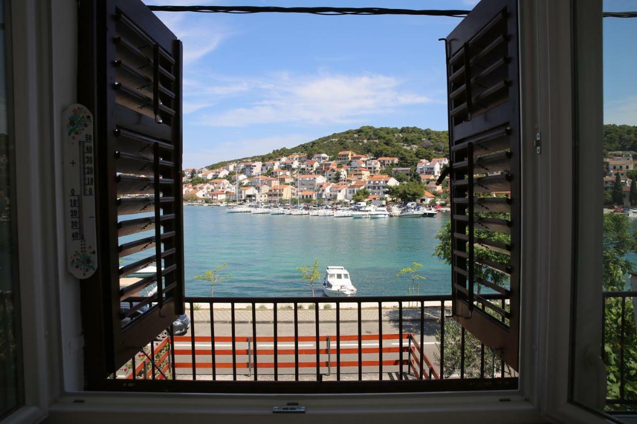 Seaside Apartment Tisno Luaran gambar